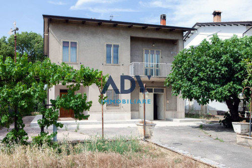 Casa indipendente in vendita a Bastia Umbra (PG)
