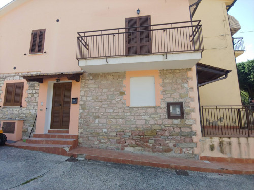 Appartamento in affitto a Costa Di Trex, Assisi (PG)
