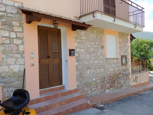 Appartamento in affitto a Costa Di Trex, Assisi (PG)