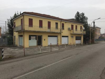 Locale commerciale in vendita a Rovigo