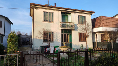 Casa singola in Vendita a Rovigo