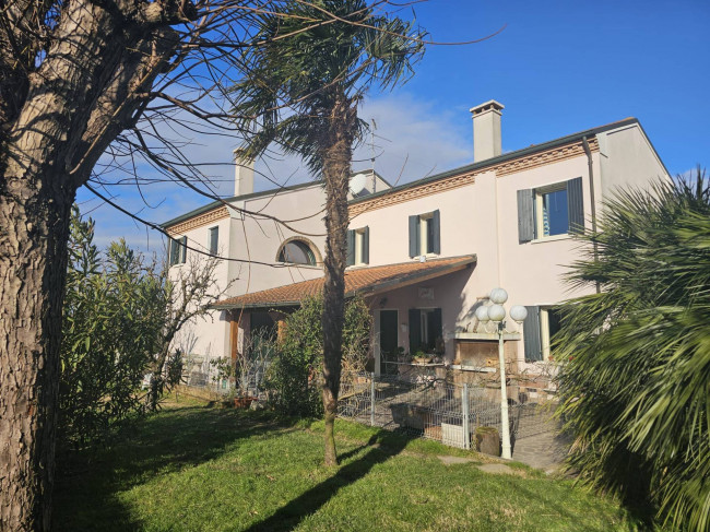 Casa singola in vendita a Rovigo