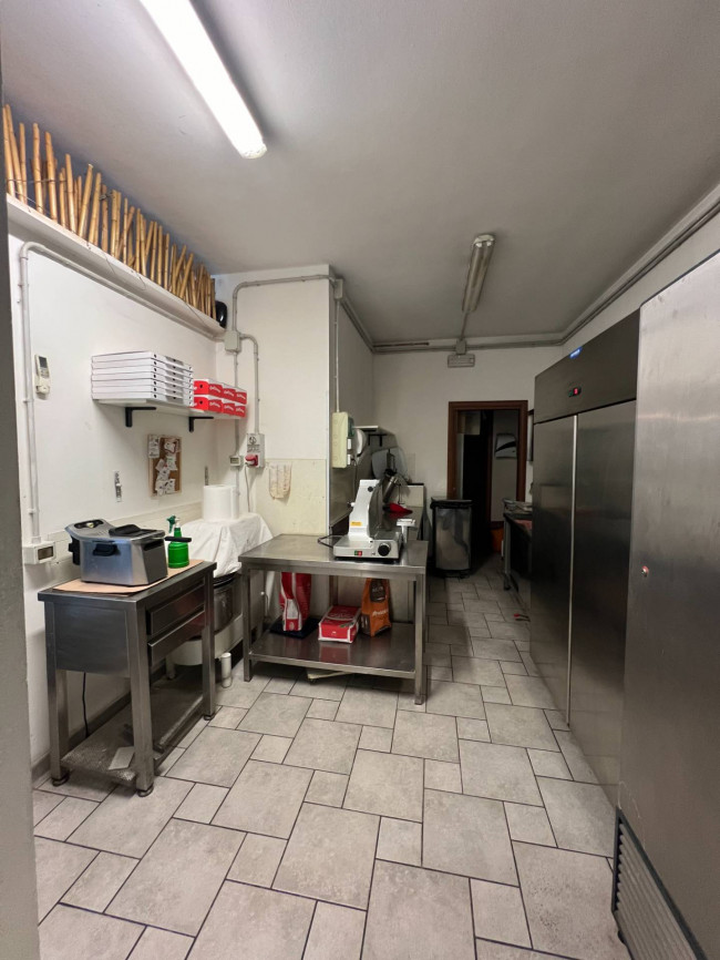 Attività commerciale in affitto a Rovigo