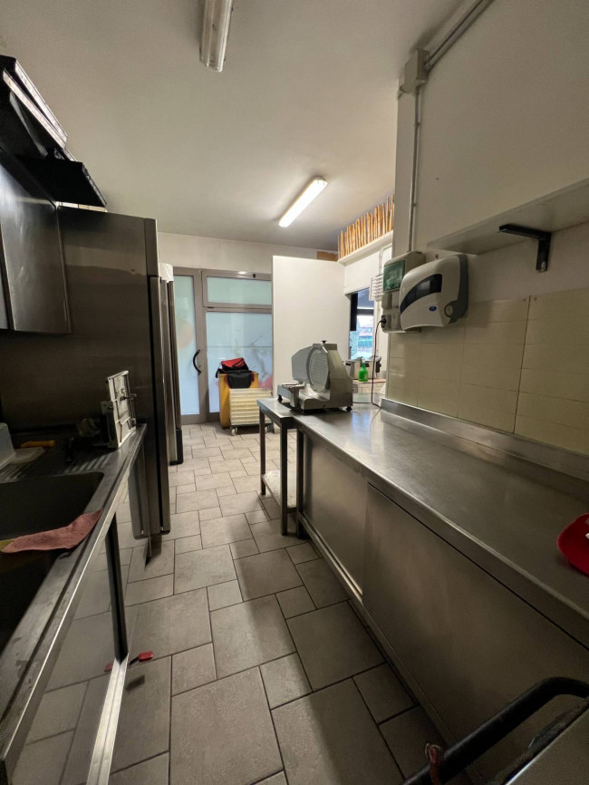 Attività commerciale in affitto a Rovigo