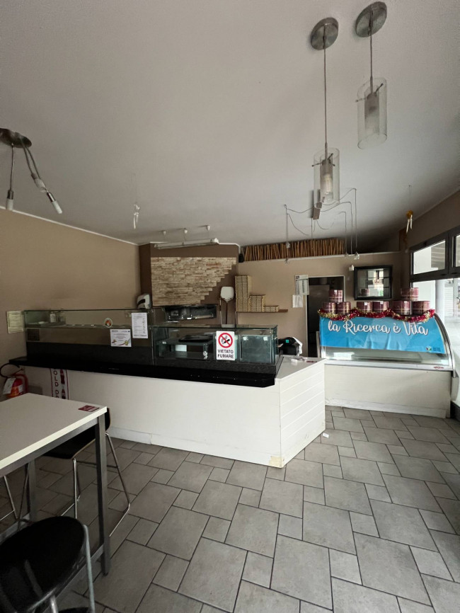 Attività commerciale in affitto a Rovigo