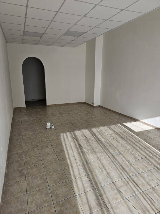 Locale commerciale in affitto a Rovigo