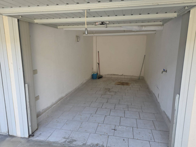Box o garage in vendita a Rovigo