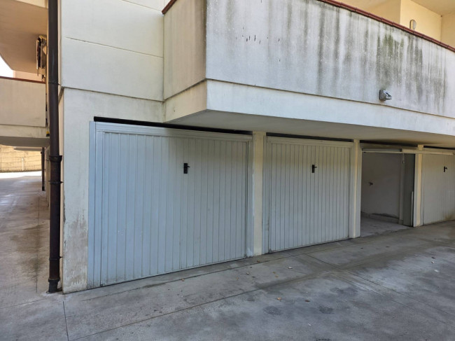Box o garage in vendita a Rovigo