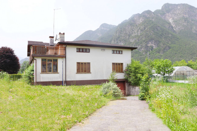 Casa indipendente in vendita a Tramonti Di Sotto (PN)