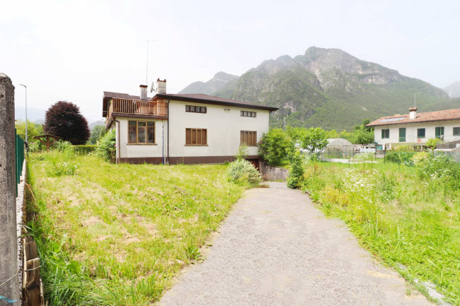 Casa indipendente in vendita a Tramonti Di Sotto (PN)