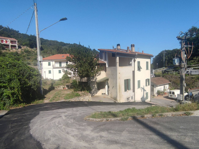 Casa indipendente in vendita a Giustenice (SV)