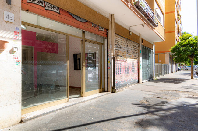 Locale commerciale in affitto a Roma