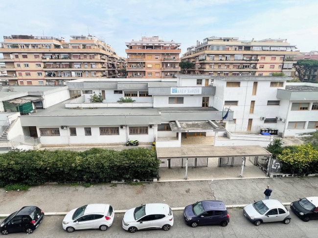 Appartamento in vendita a Ostia, Roma (RM)