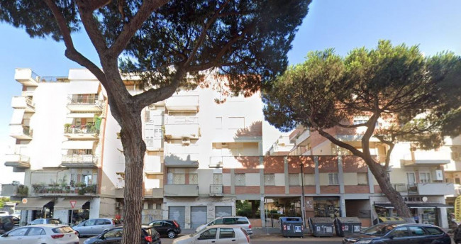 Appartamento in vendita a Ostia, Roma (RM)