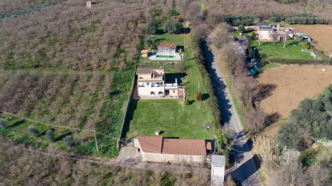 VILLA UNIFAMILIARE in vendita a Caprarola