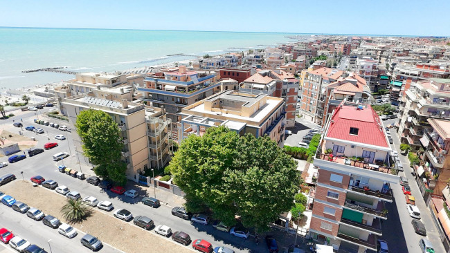 QUADRILOCALE in vendita a Roma