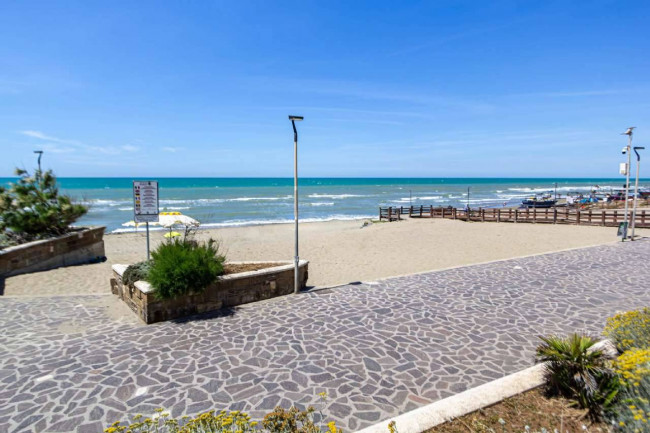 BILOCALE in vendita a Pomezia