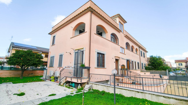 TRILOCALE in vendita a Roma