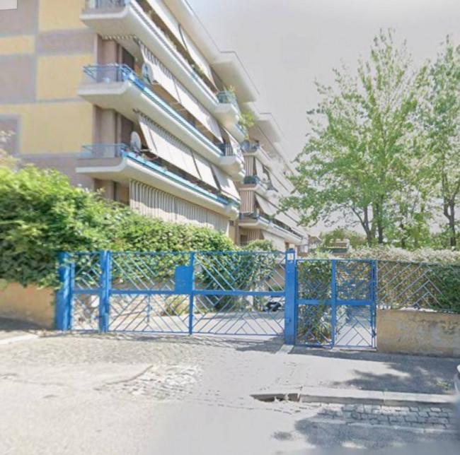 Posto moto in vendita a Roma