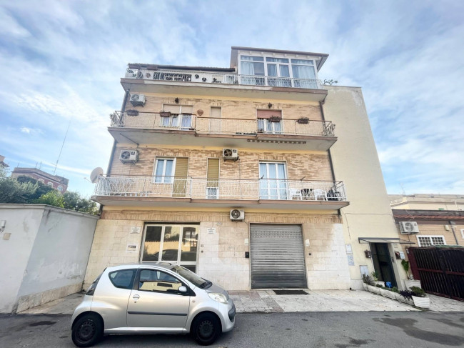 Locale commerciale in vendita a Roma