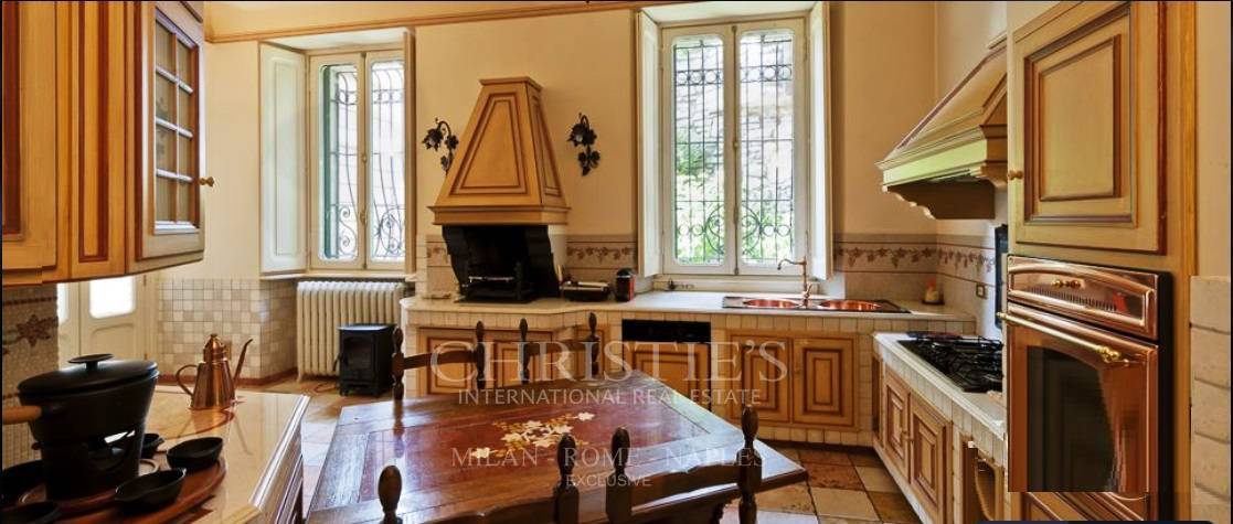 picture of Enchanting Lake View Villa With Swimming Pool And Tennis Courts - Como