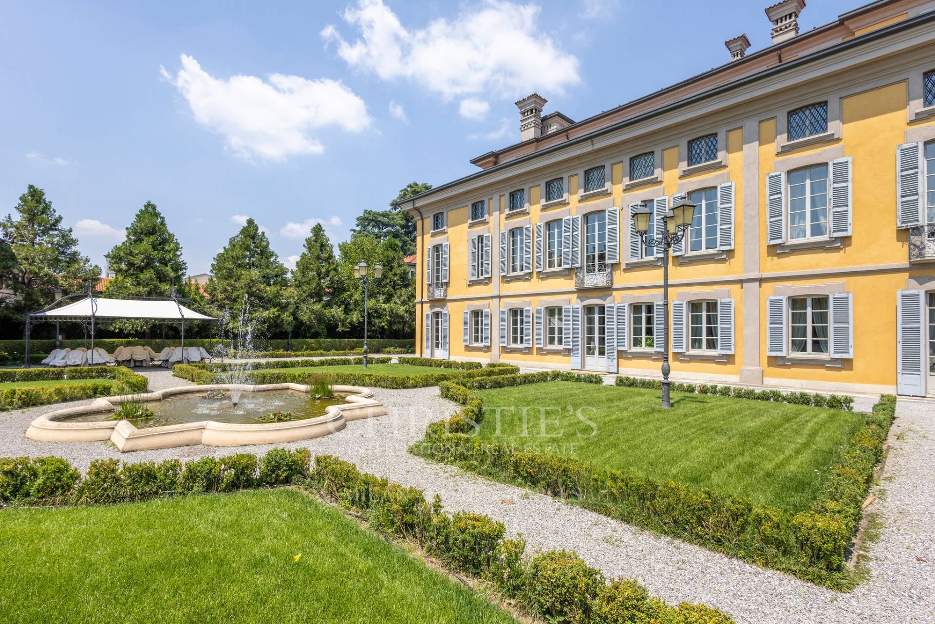 picture of Historic Villa On The Outskirts Of Milan