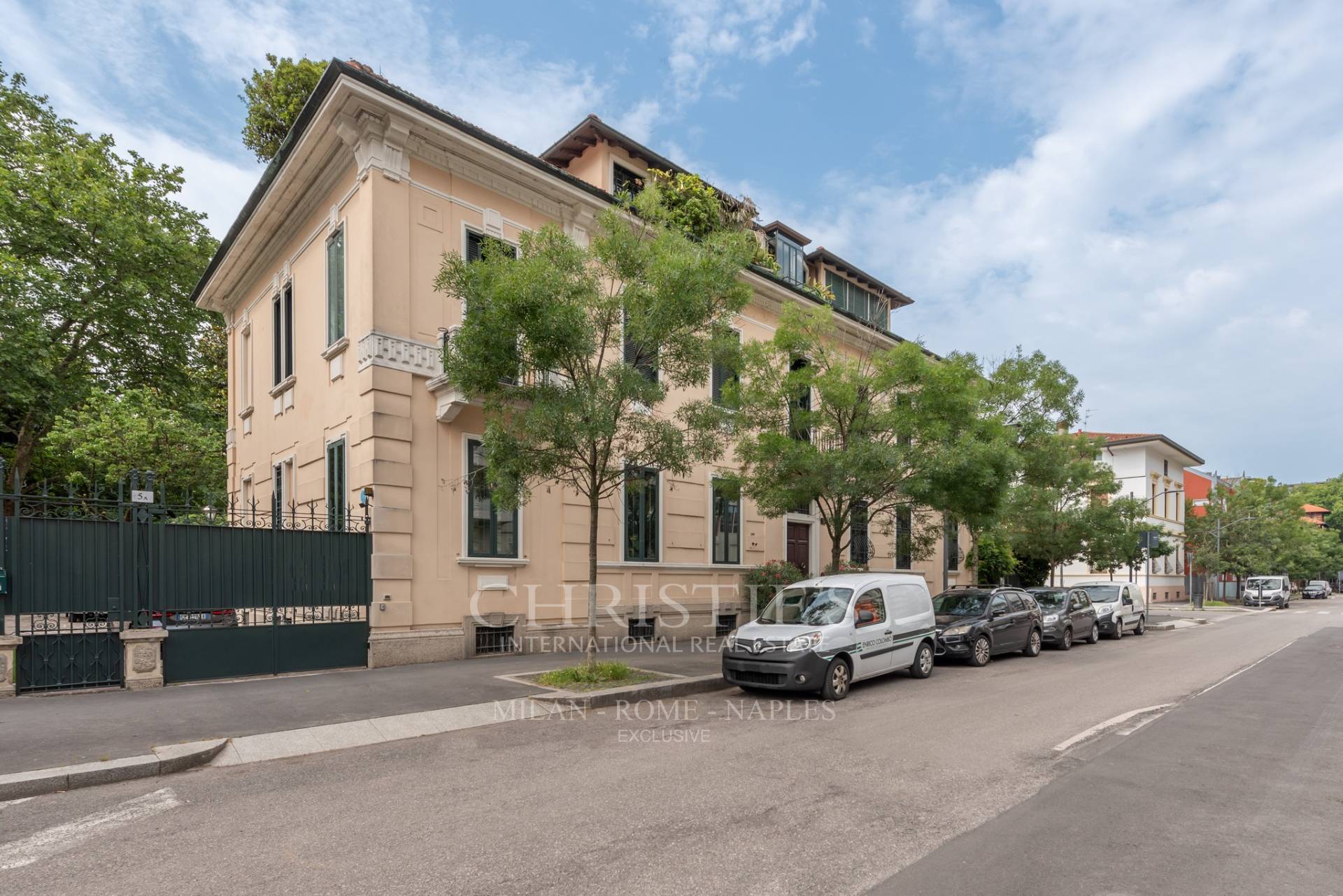 picture of Apartment In A Villa From The Early 20th Century In City Life District