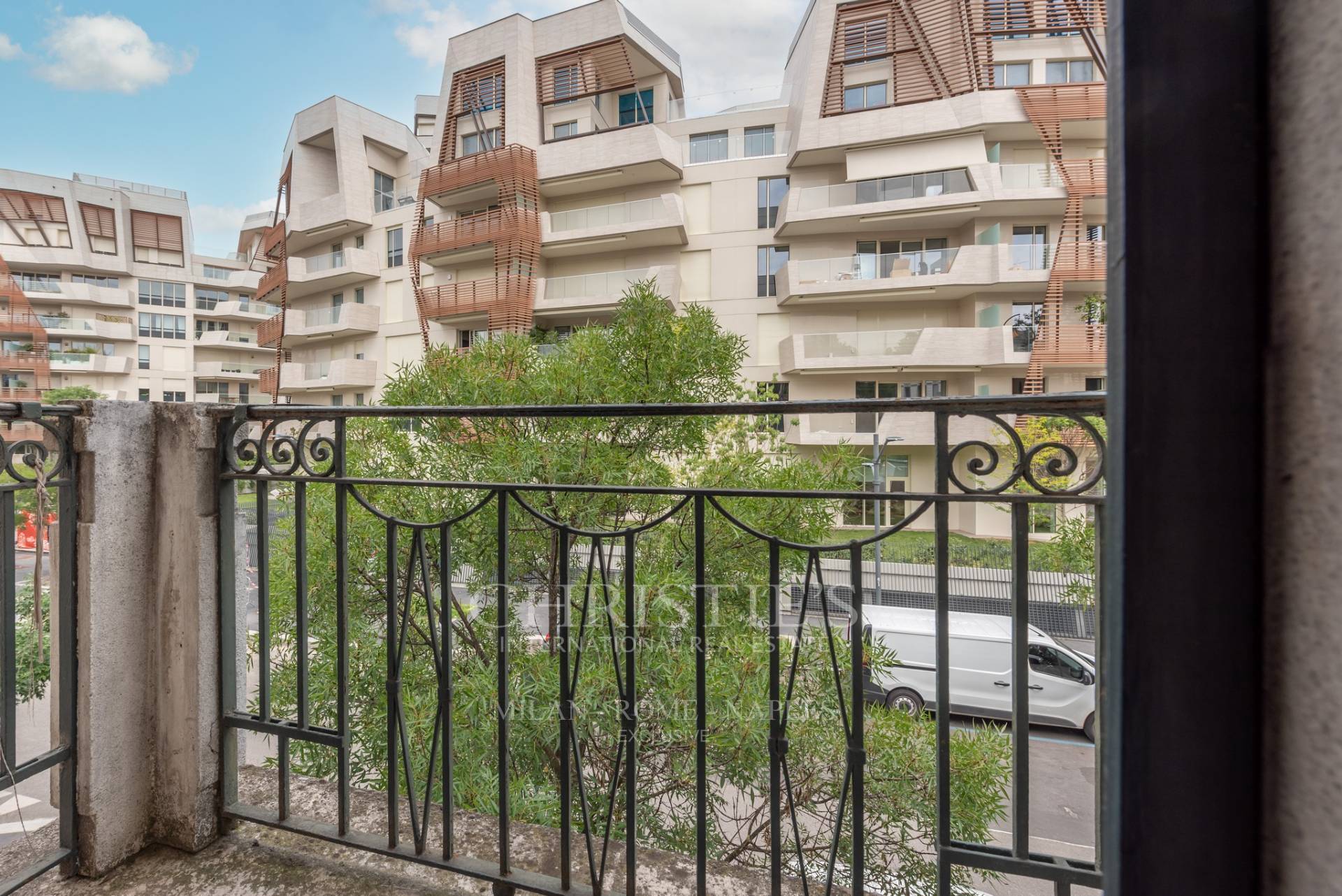 picture of Apartment In A Villa From The Early 20th Century In City Life District