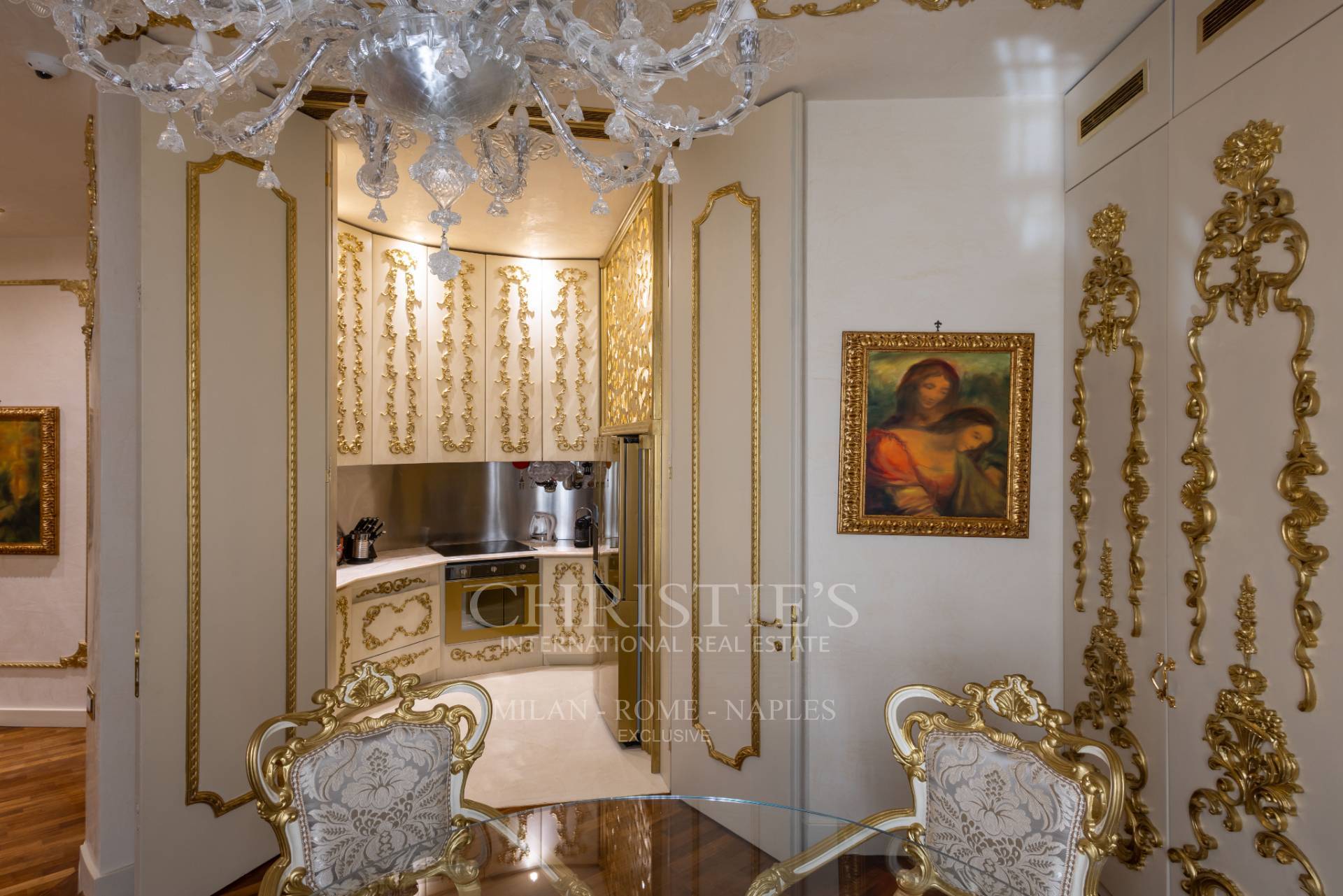 picture of Prestigious Apartment In The Fashion District