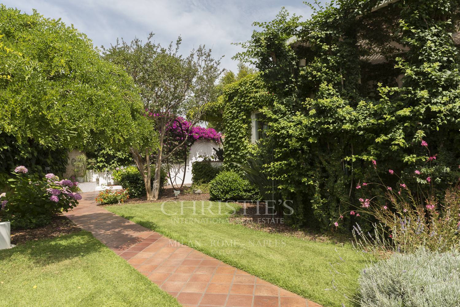 picture of Villa With Swimming Pool In A Guarded Park H24 Locality Marinella Lamezia Terme.