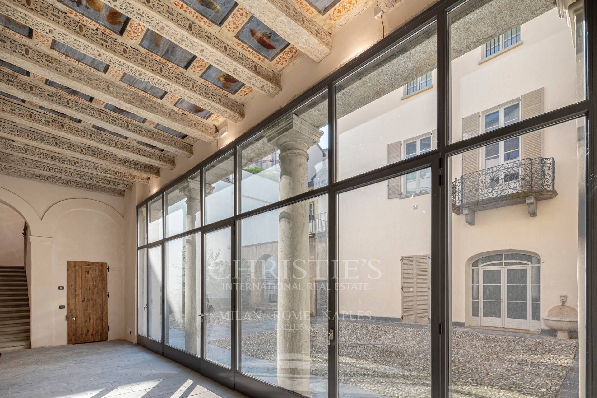 picture of Magnificent Historic Building With Reception Hall And Six Renovated Apartments
