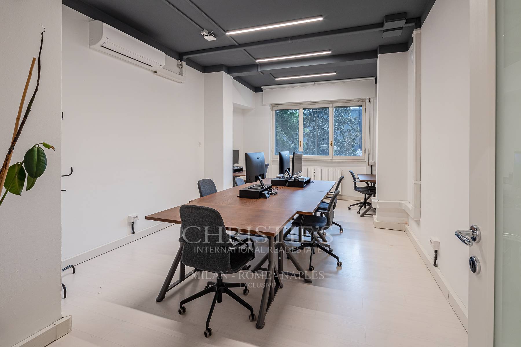 picture of Large Office In Via Tortona
