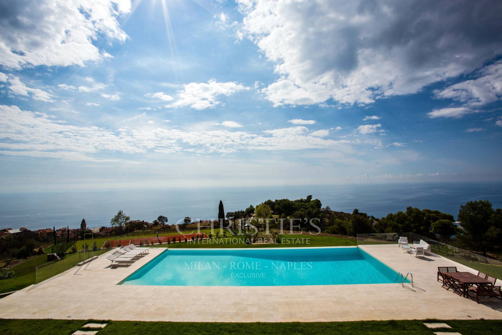 picture of Magnificent Villa Overlooking The Sea