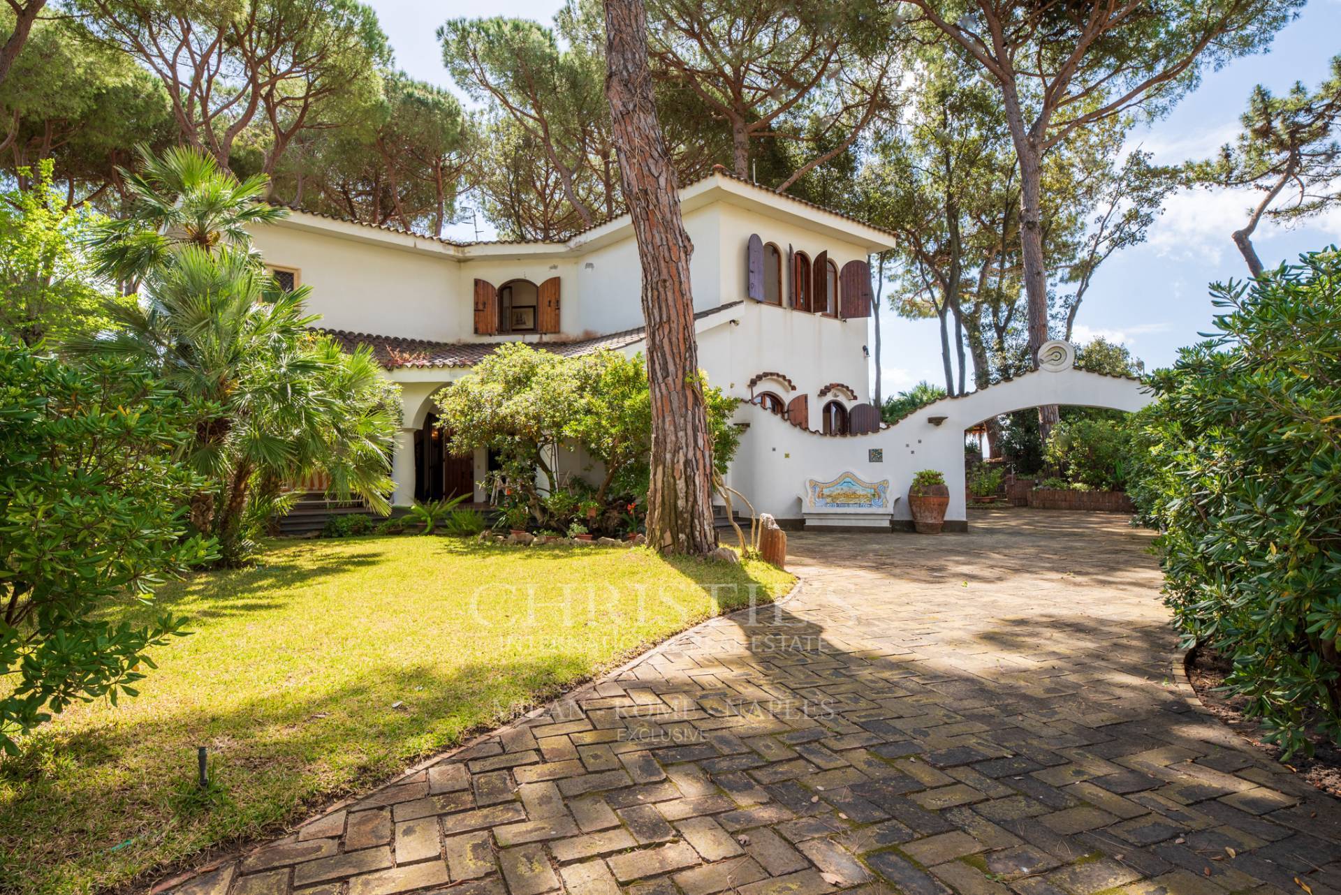 picture of Prestigious Seafront Villa Via Flacca - Fondi.