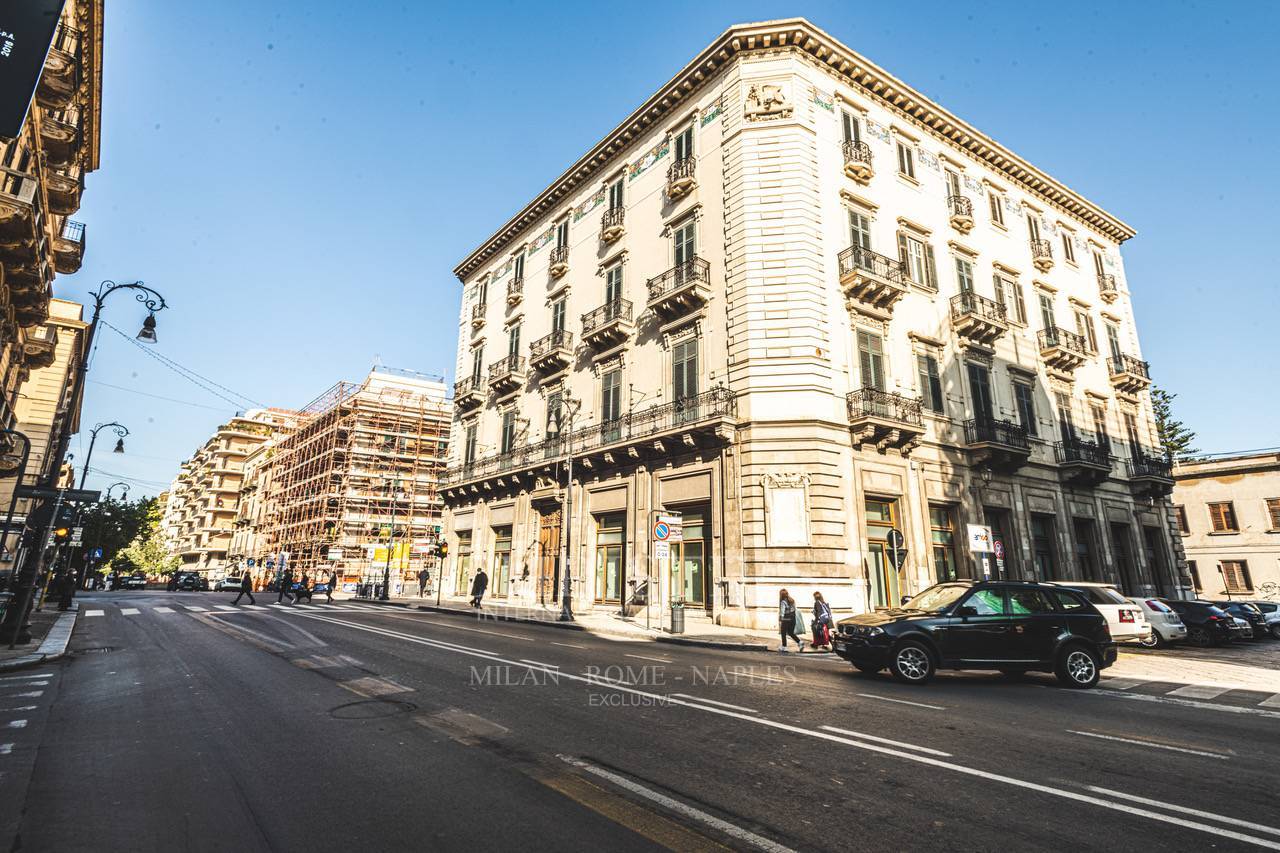 picture of Splendid Building In The Historic Center Of Palermo