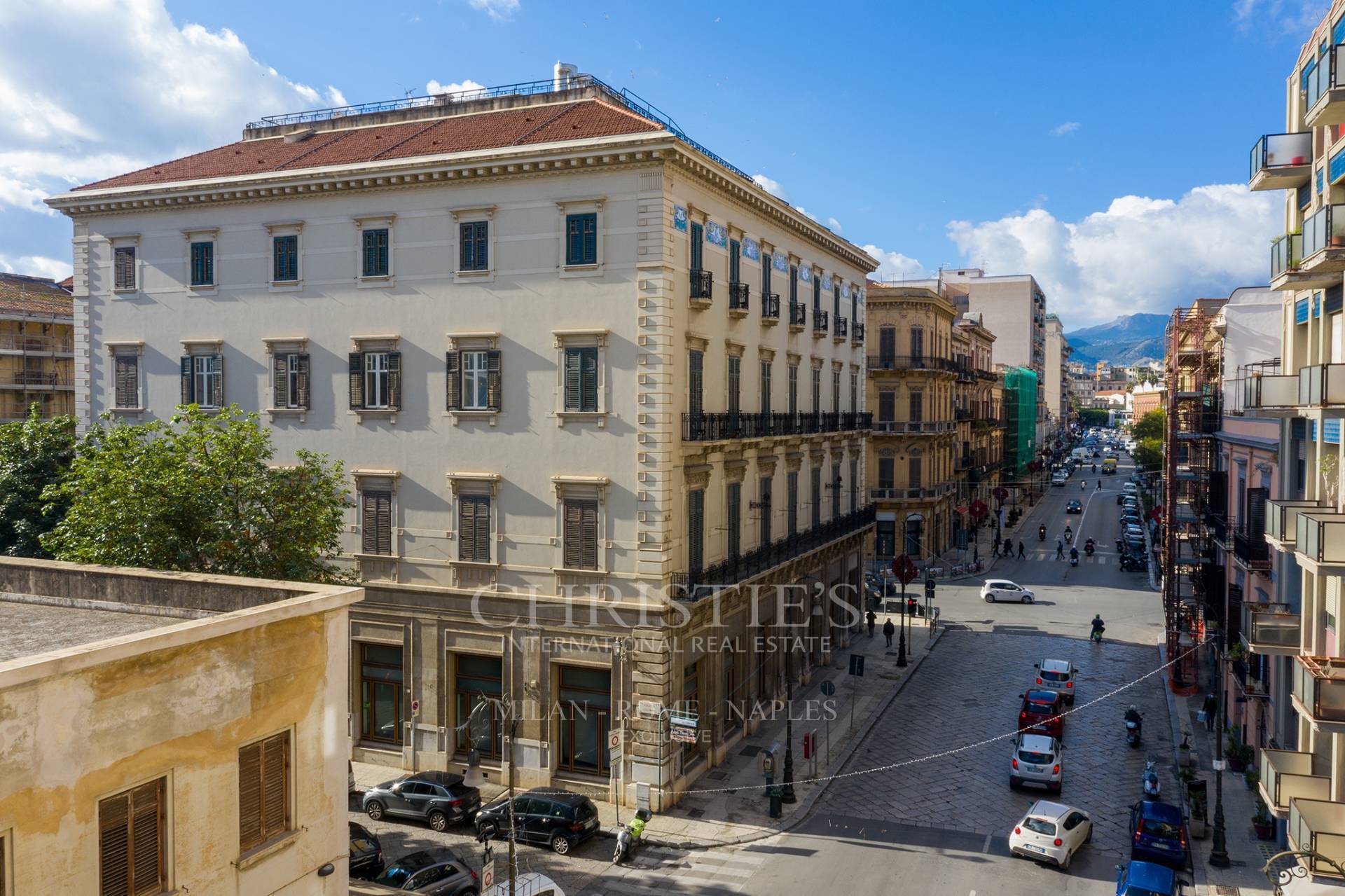 picture of Splendid Building In The Historic Center Of Palermo