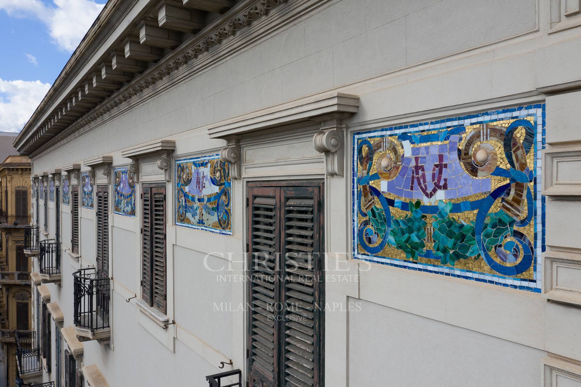 picture of Splendid Building In The Historic Center Of Palermo