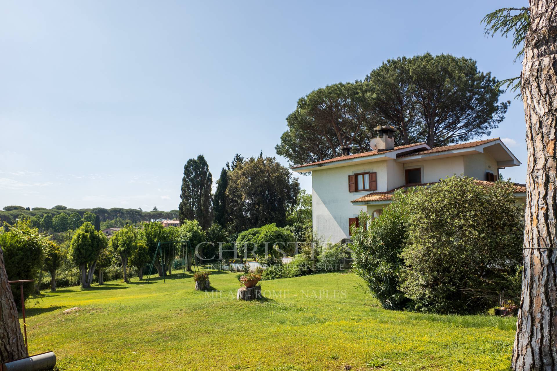 picture of Elegant Single-family Villa With Park