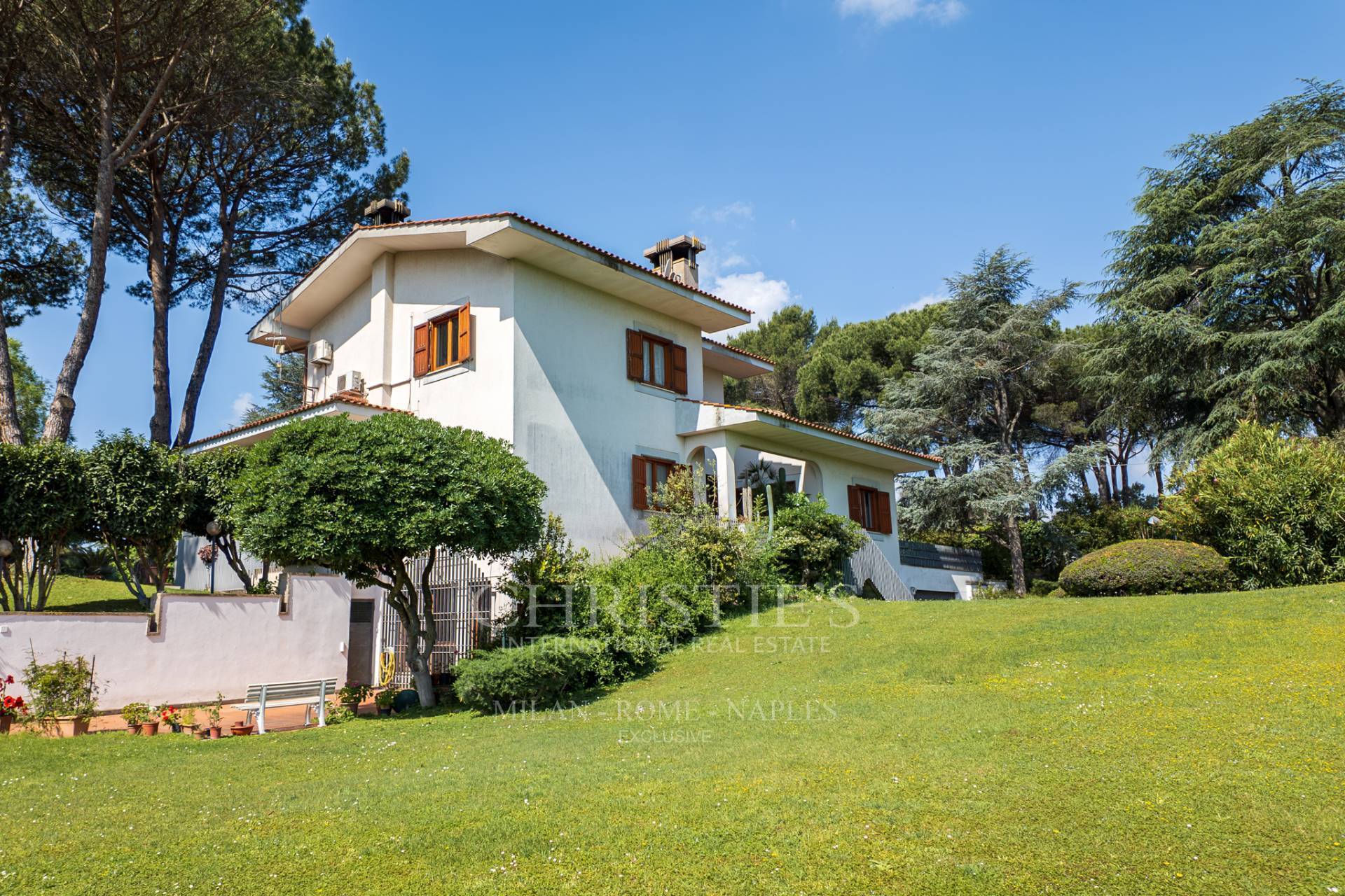 picture of Elegant Single-family Villa With Park