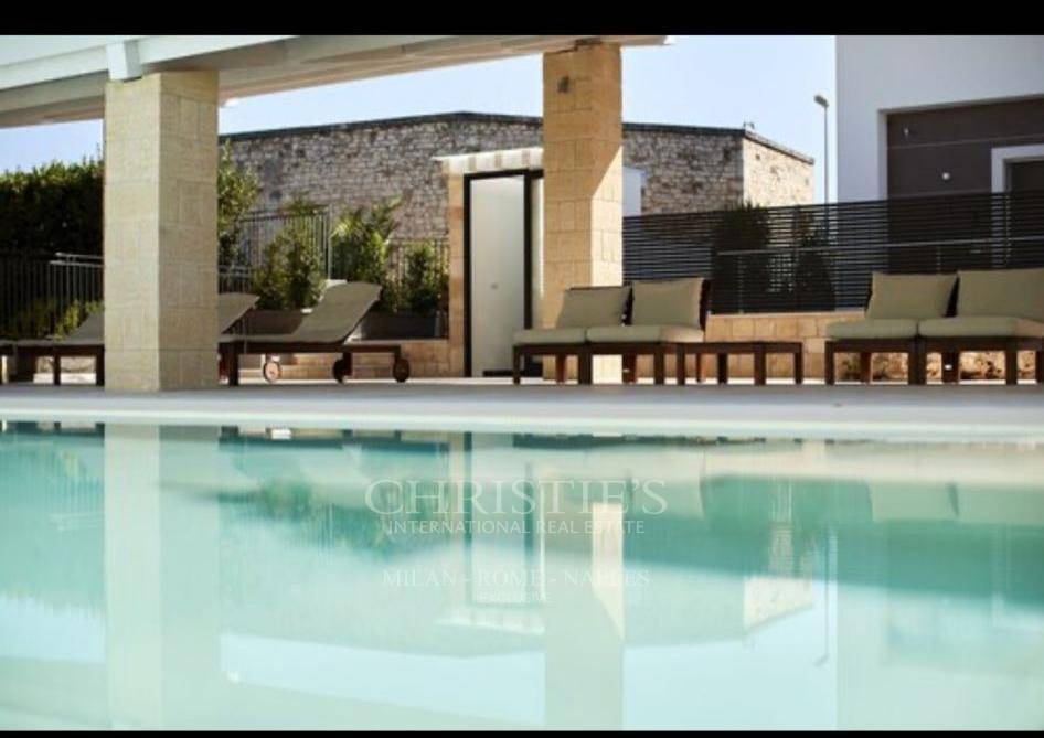 picture of Villa With Swimming Pool And Spa In Conversano