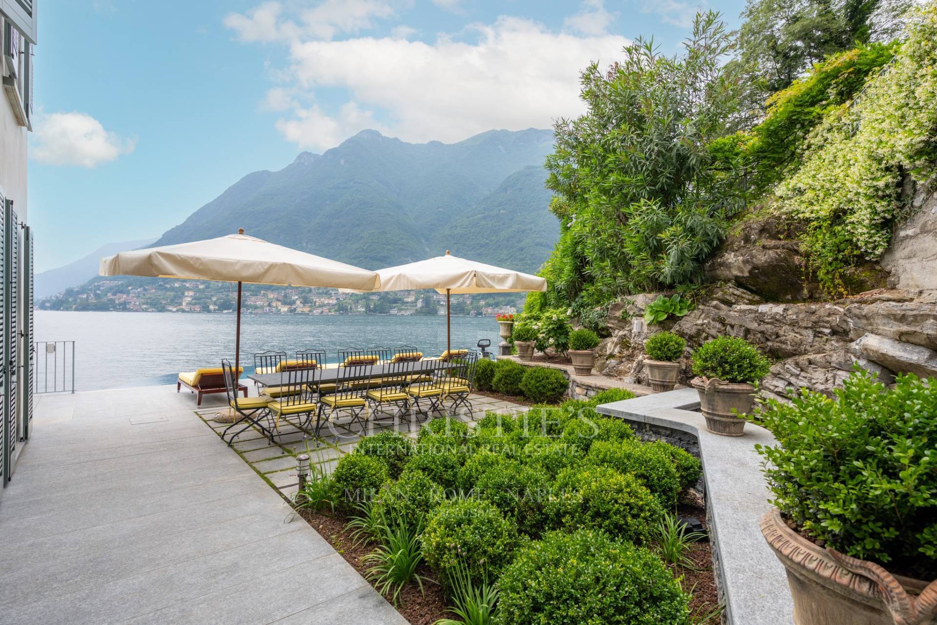 picture of Prestigious Pied-dans-l'eau Villa On Lake Como With Infinity Pool, Dock And Private Boat