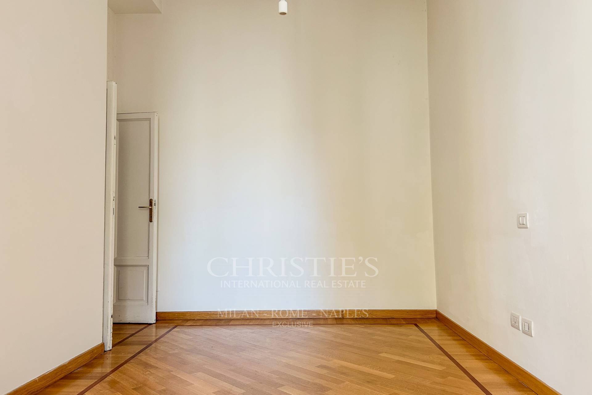 picture of Two-bedroom Apartment In Period Building In Piazzale Lavater