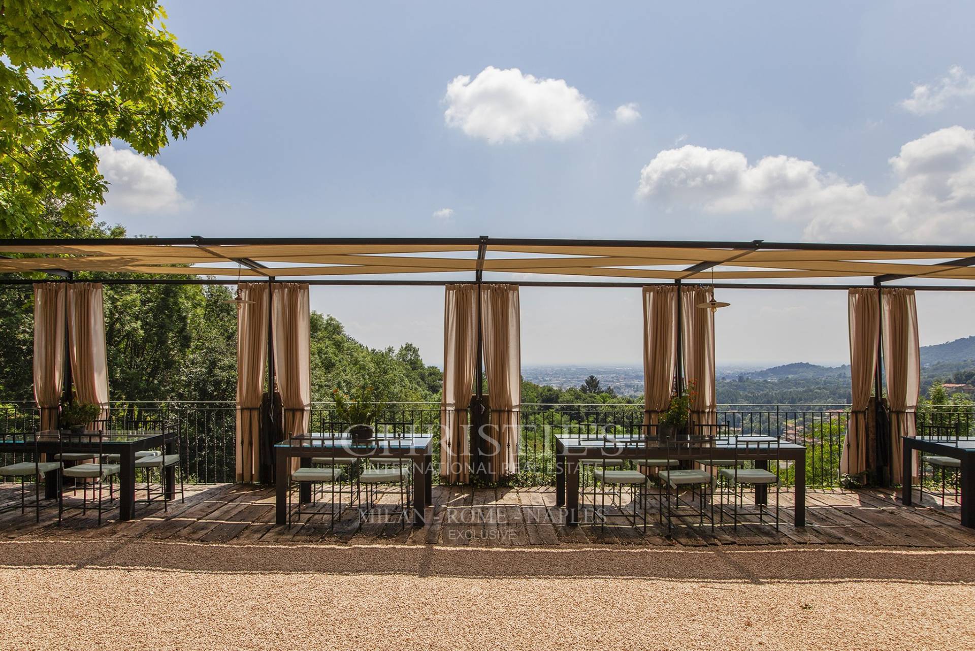 picture of Beautiful 18th-century Farmhouse In Dominant Position