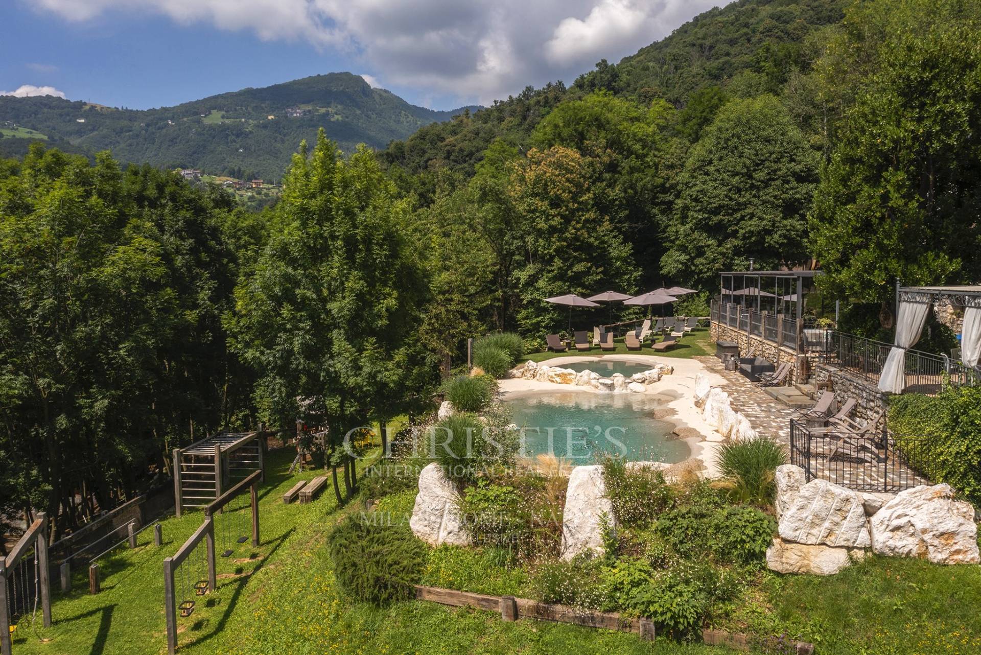 picture of Beautiful 18th-century Farmhouse In Dominant Position