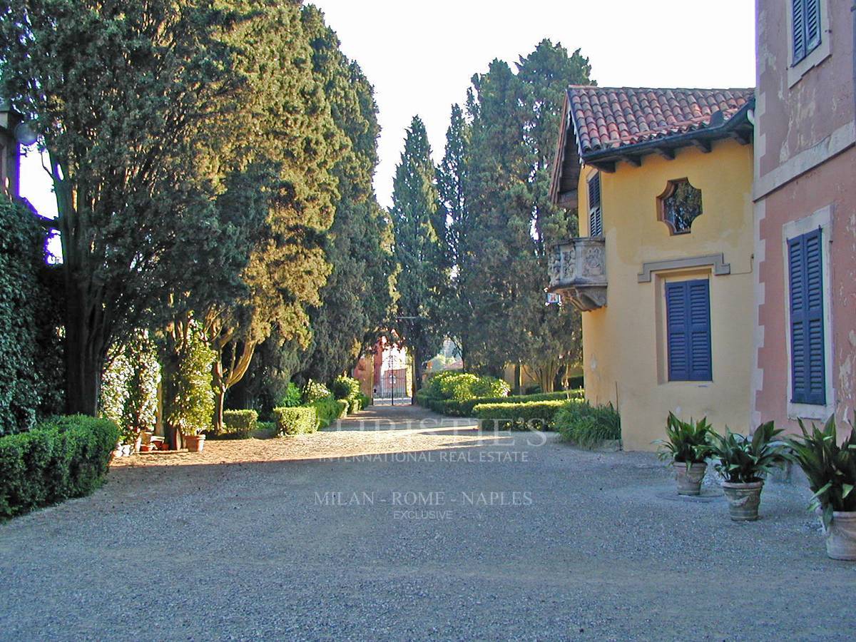 picture of Ancient Mansion From The 1700s In Brianza