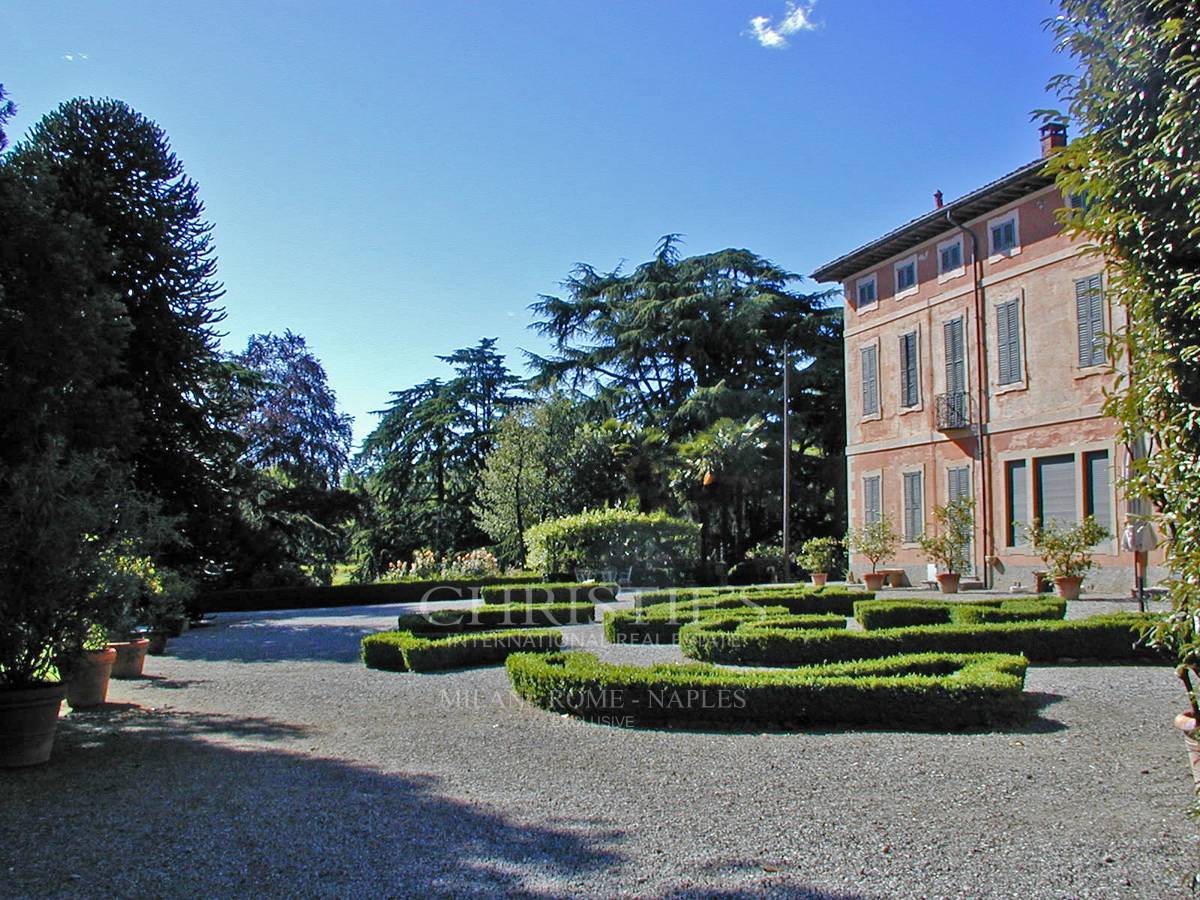 picture of Ancient Mansion From The 1700s In Brianza