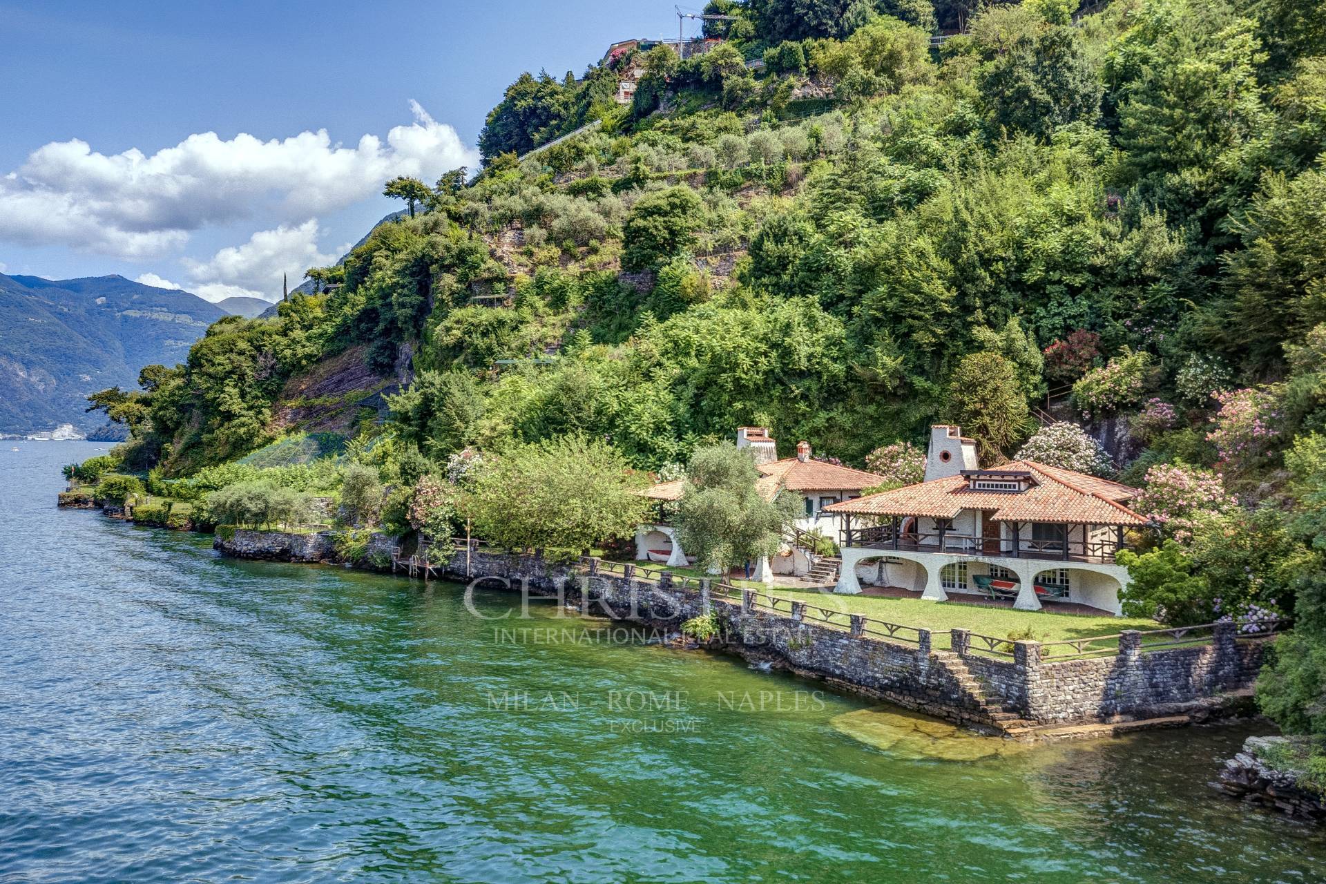 picture of Residences Pied Dans L'eau On Lake Como: Direct Contact With Water