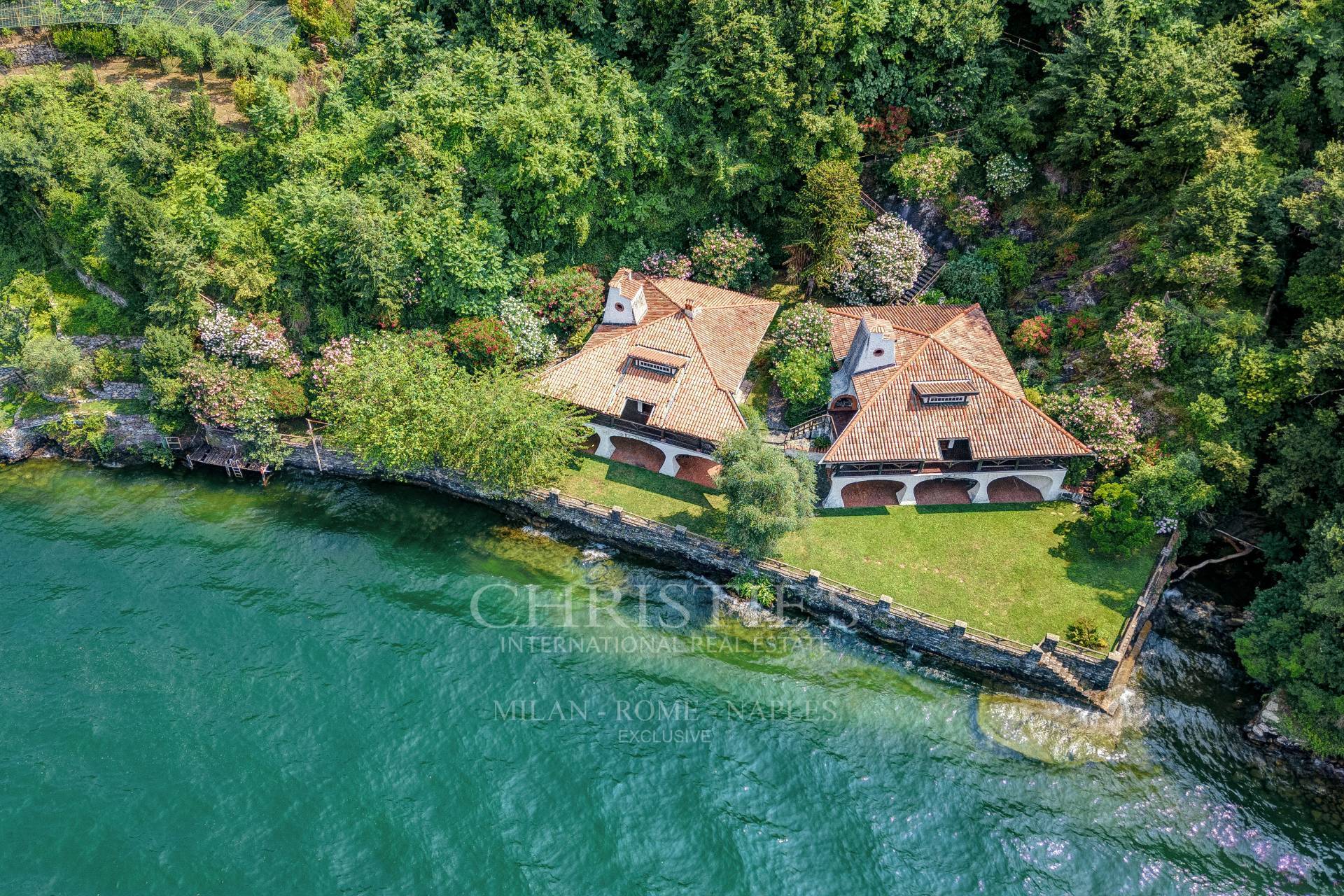 picture of Residences Pied Dans L'eau On Lake Como: Direct Contact With Water