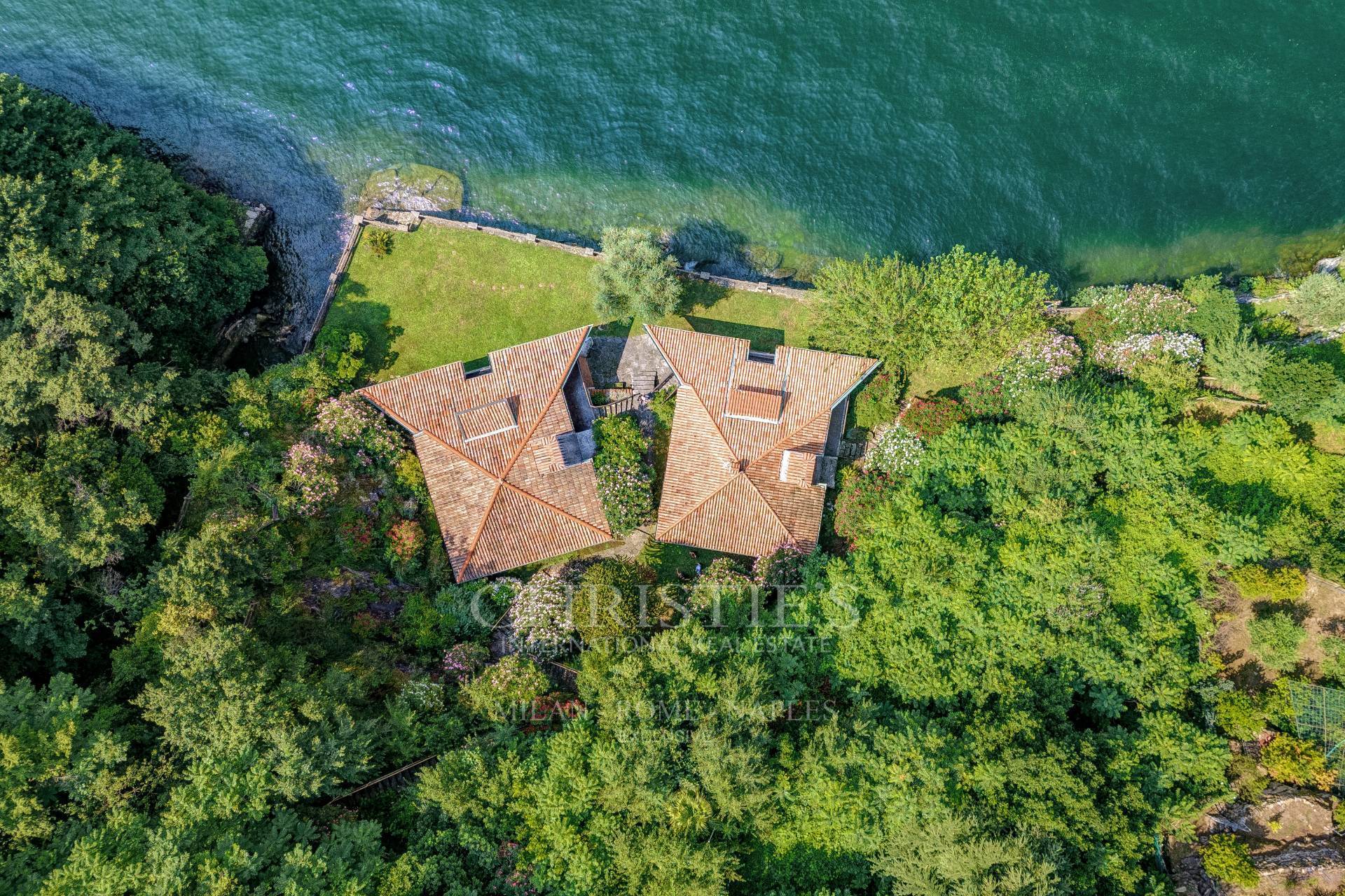 picture of Residences Pied Dans L'eau On Lake Como: Direct Contact With Water