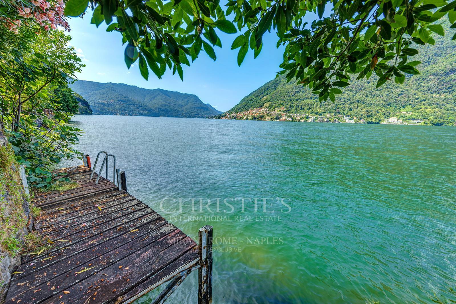 picture of Residences Pied Dans L'eau On Lake Como: Direct Contact With Water